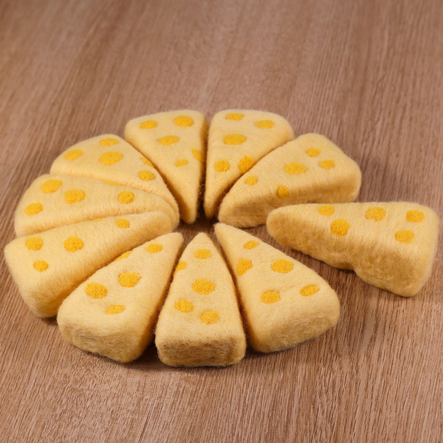 Käse-Kicker aus Filz
